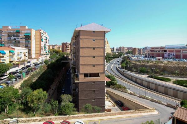 Venta de piso en Piso en Calle Turina, Plà del Bon Repòs-La Goteta, Alicante / Alacant, Alicante / Alacant
photo 1