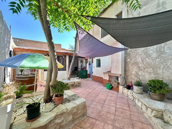 Chalet independiente en venta en Casa o chalet en Monovar, Monovar
photo 1