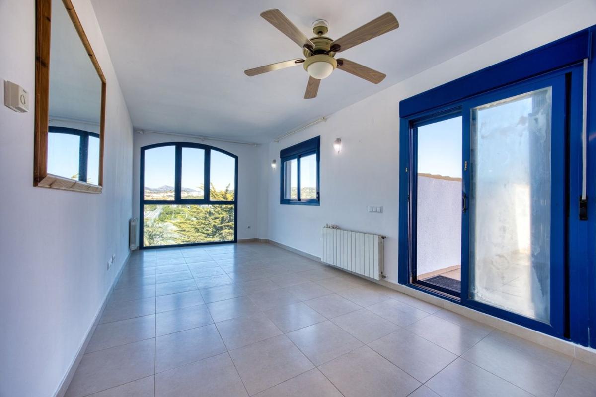 Продажа квартиры на Piso en Avenida de las Palmas, Teulada, Теулада
photo 2