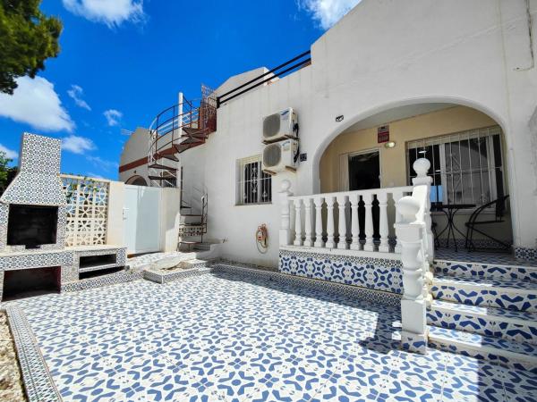 Chalet adosado en Calle Laguna Vista, Los Balcones - Los Altos del Edén, Torrevieja photo 1