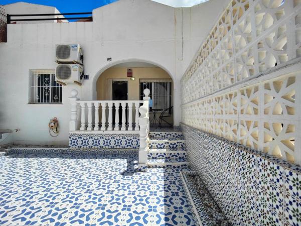 Chalet adosado en Calle Laguna Vista, Los Balcones - Los Altos del Edén, Torrevieja thumbnail 1