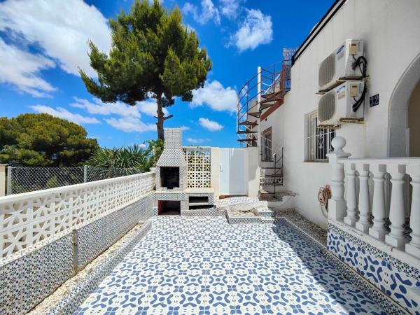 Chalet adosado en Calle Laguna Vista, Los Balcones - Los Altos del Edén, Torrevieja thumbnail 2