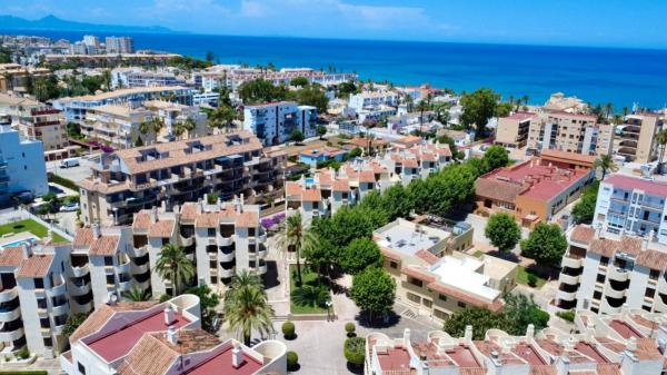 Venta de piso en Piso en Calle Morell, Les Bovetes-La Felicidad, Denia, Denia
thumbnail 1