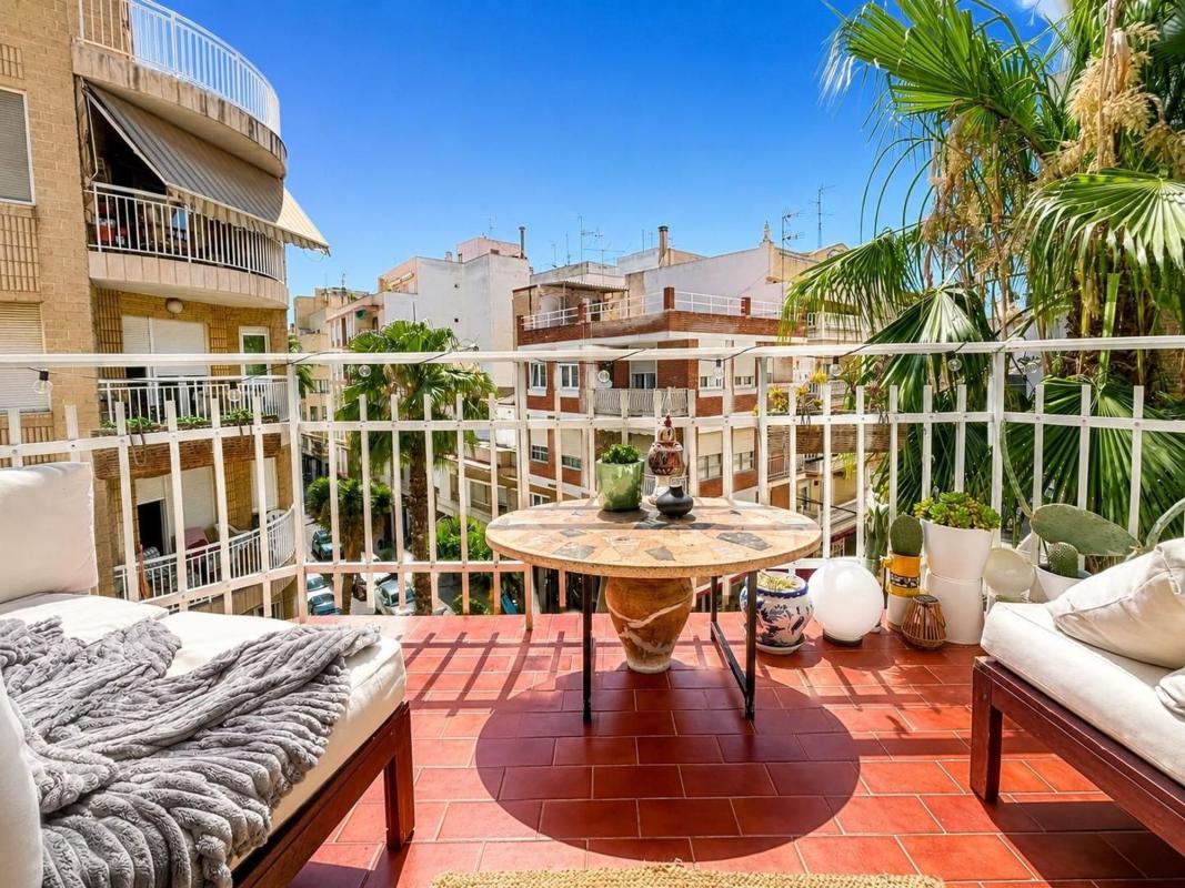 Venta de piso en Piso en Calle Joaquín Chapaprieta, 23, Centro - Muelle Pesquero, Torrevieja, Torrevieja
photo 1