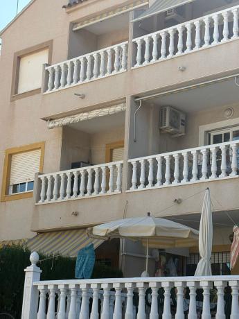 Sprzedaż mieszkania w Piso en Avenida Corinto, 18, Torreblanca, Torrevieja, Torrevieja
 photo 1