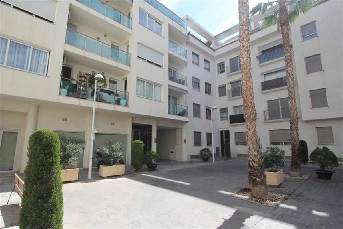 Sale of apartment in Piso en Plaza de les Flors, Calpe Pueblo, Calpe, Calpe
photo 3