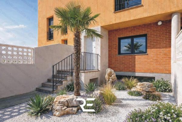 Chalet adosado en Els Poblets photo 1