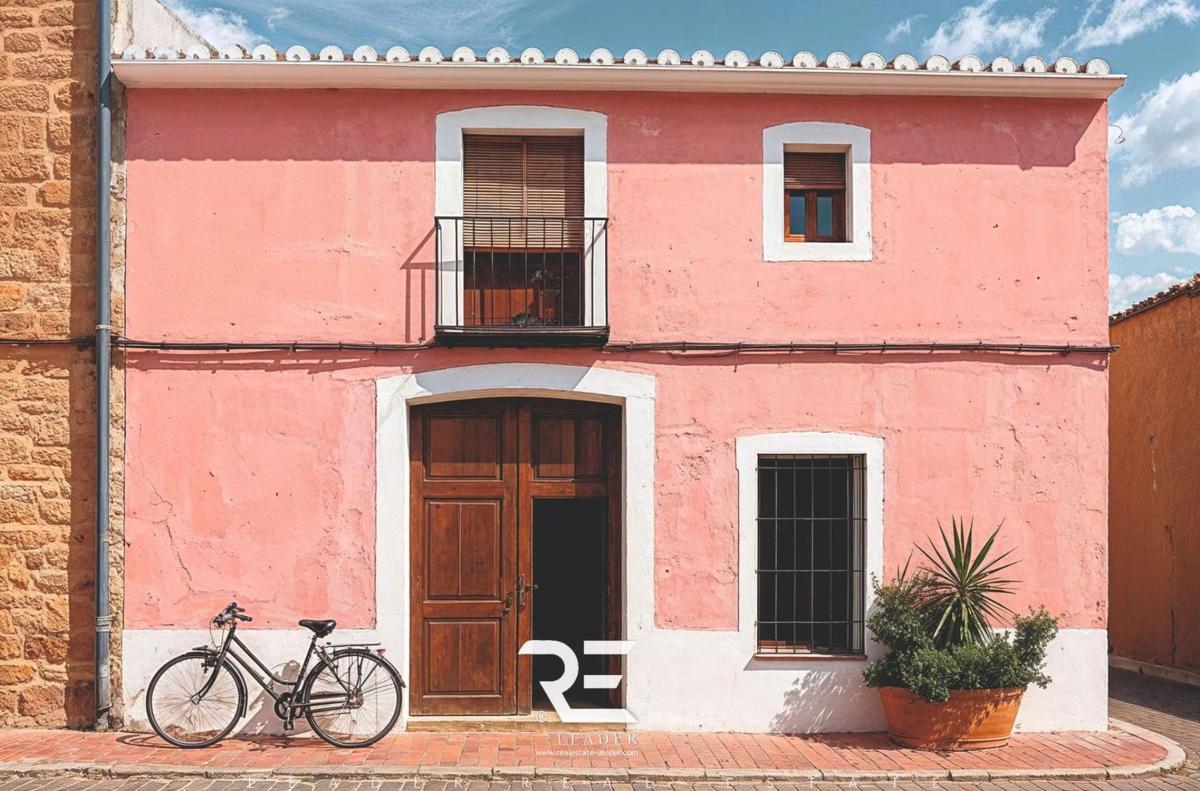 Propiedades en venta y alquiler en España photo 1