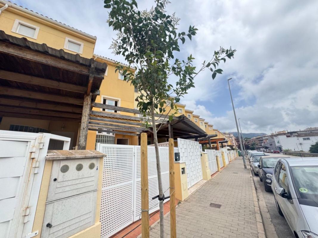 Properties for sale and rent in Spain photo 1
