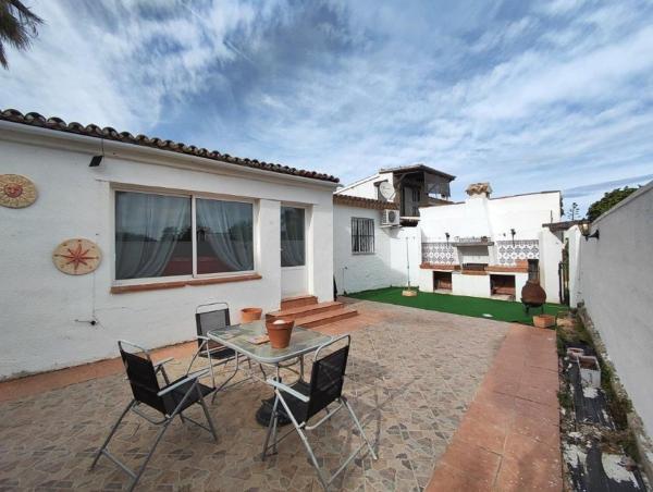 Chalet independiente en venta en Casa o chalet en Les Bassetes-El Marjal, Denia, Denia
 photo 1