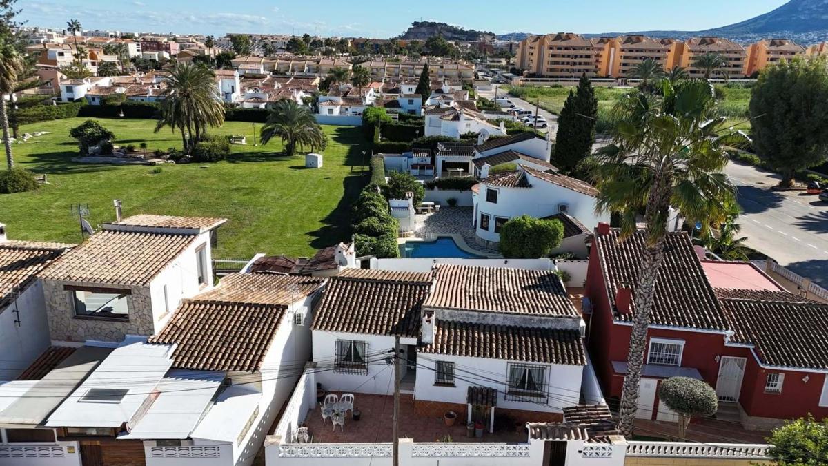 Продажа отдельного шале в  Casa o chalet en Les Bassetes-El Marjal, Denia, Дения photo 2