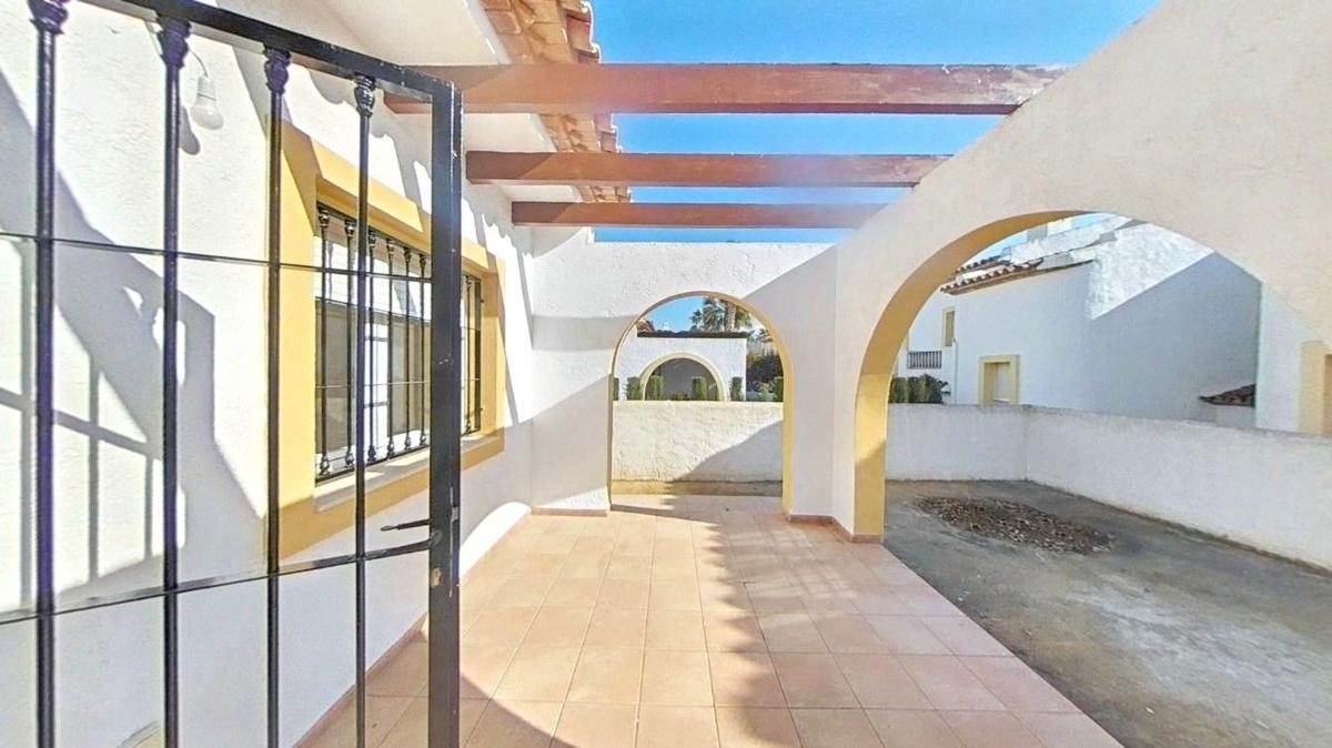 Properties for sale and rent in Spain photo 4