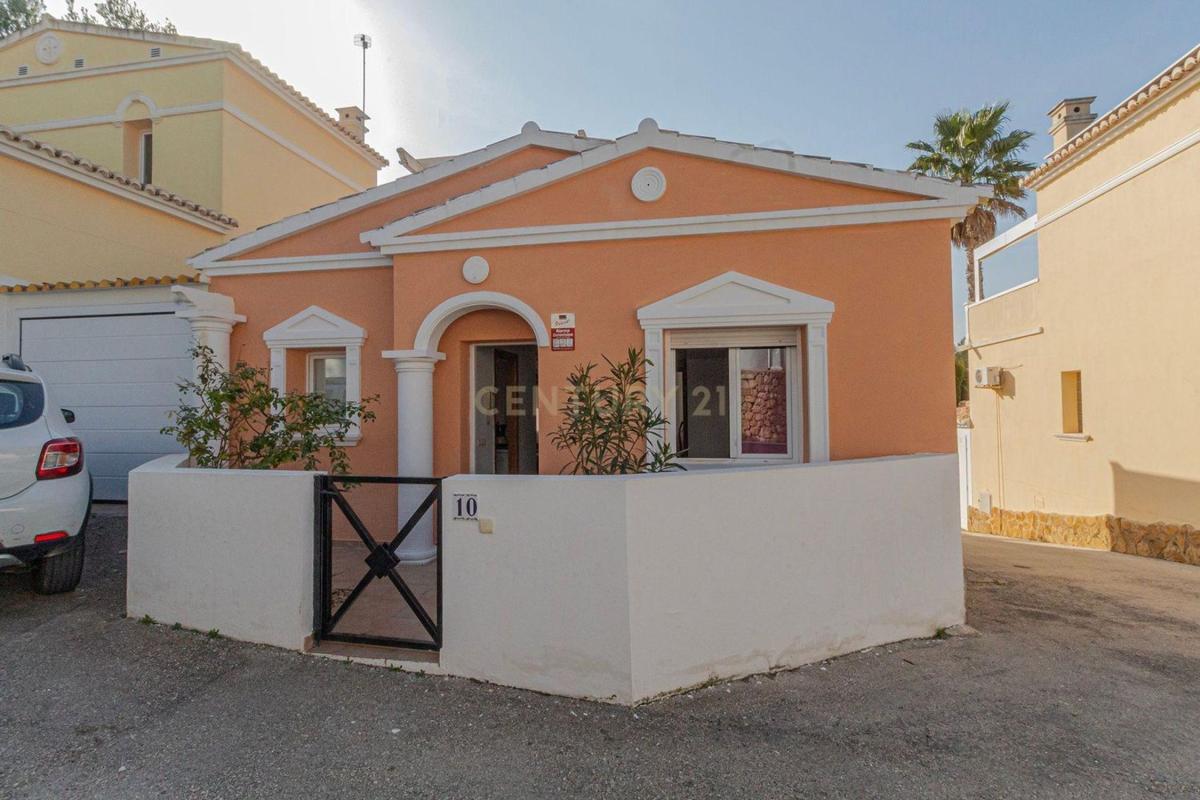 Venta de piso en Piso en Urbanizacion Cometa III, Cometa-Carrió, Calpe, Calpe
photo 2