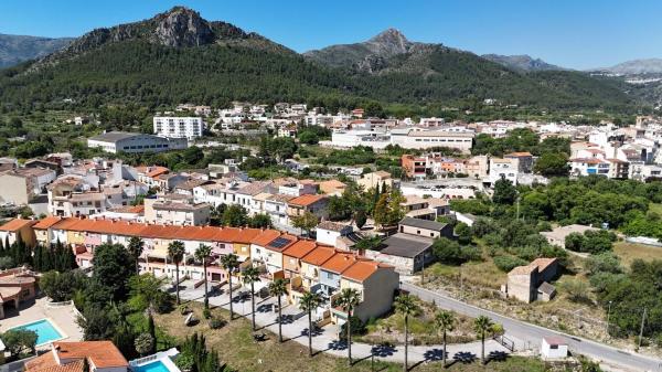 Chalet independiente en venta en Casa o chalet en Orba, Orba
 photo 1