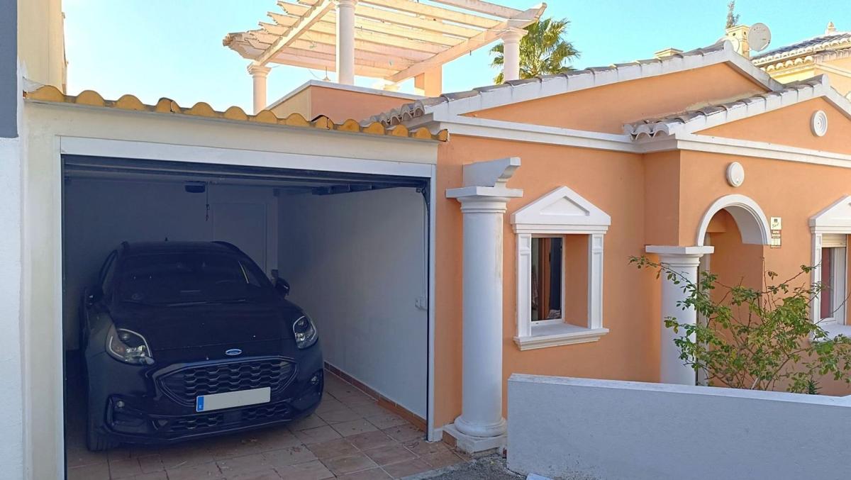 Sprzedaż szeregowego domku w  Chalet adosado en Cometa-Carrió, Calpe , Kalpe photo 3