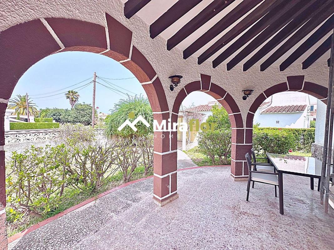 Properties for sale and rent in Spain photo 5