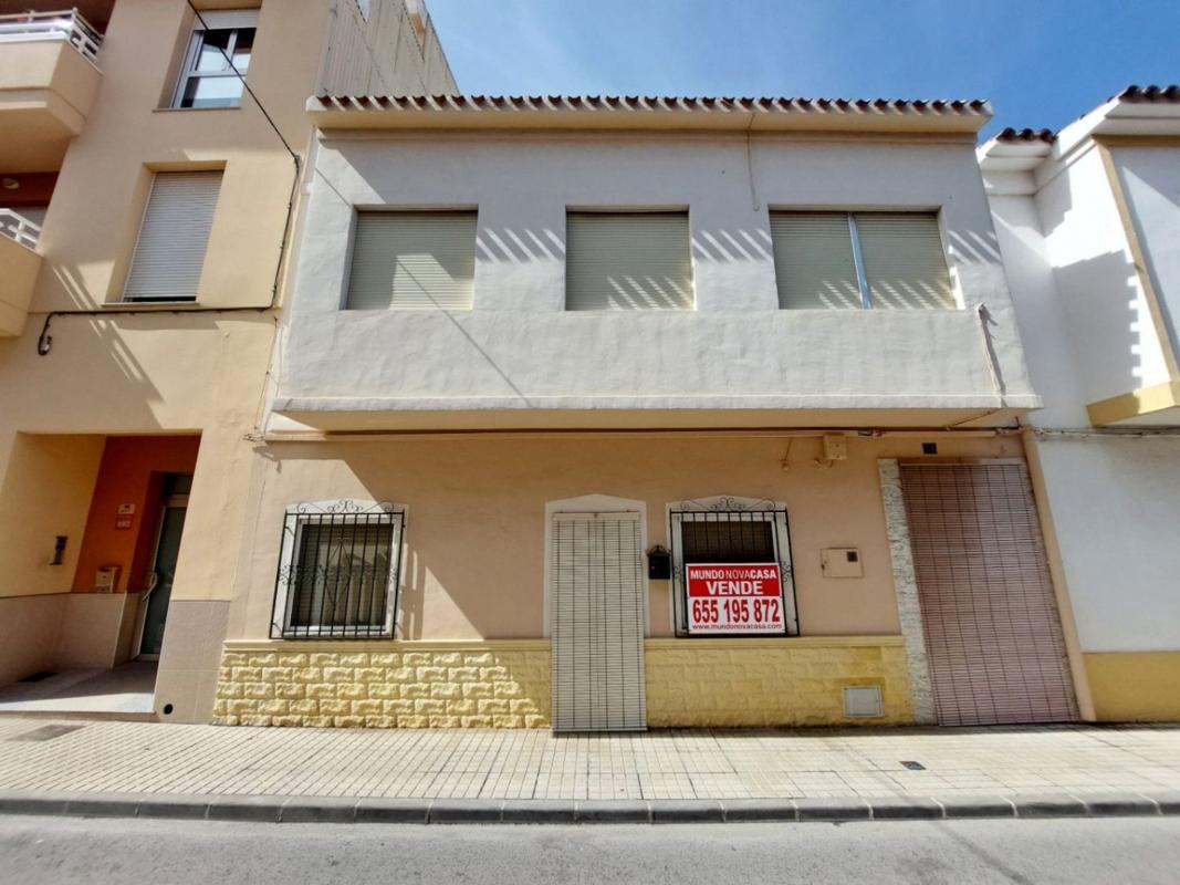 Propiedades en venta y alquiler en España photo 1