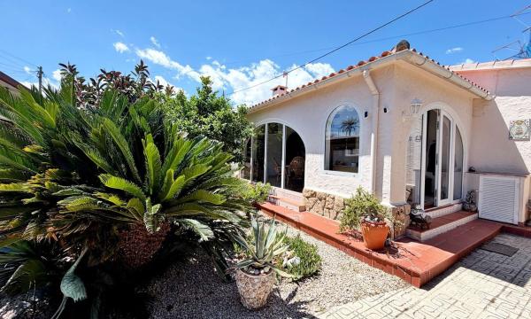 Chalet adosado en Calle de la Puput, 16 a, Les Bovetes-La Felicidad, Denia photo 2