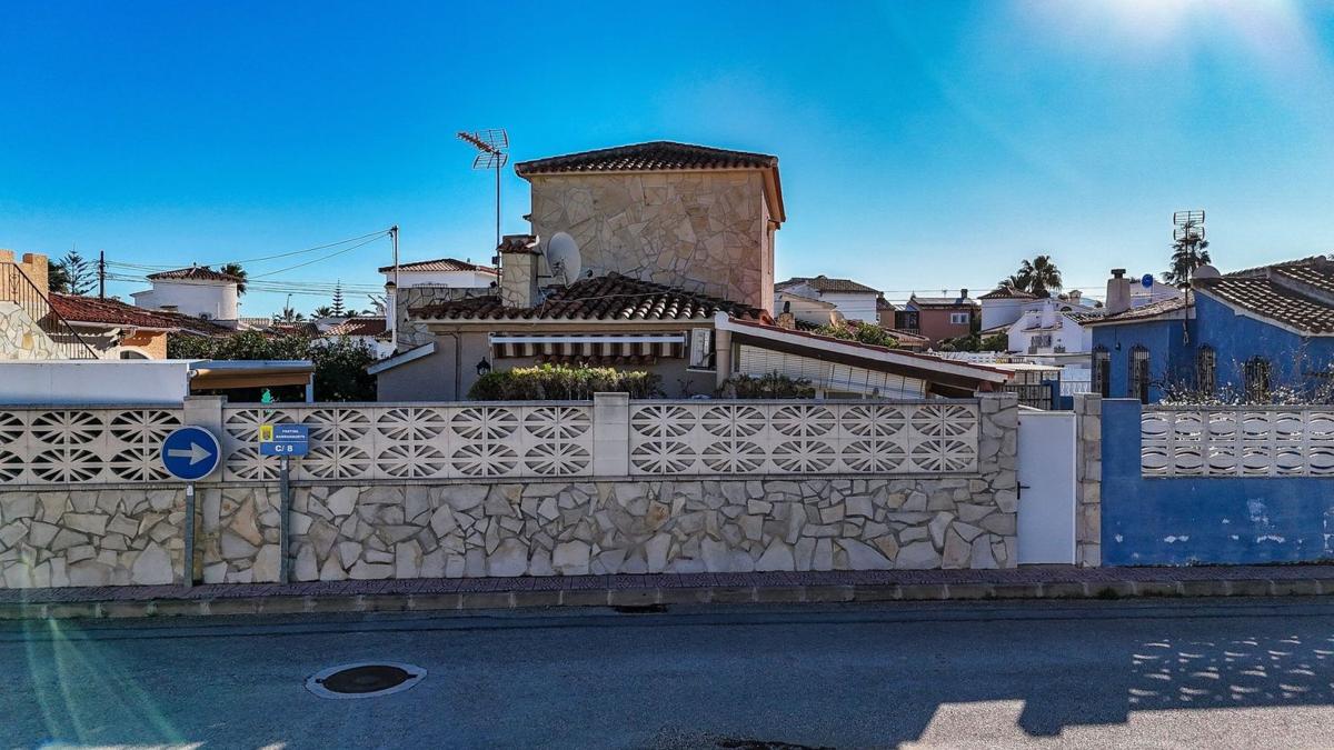 Properties for sale and rent in Spain photo 3