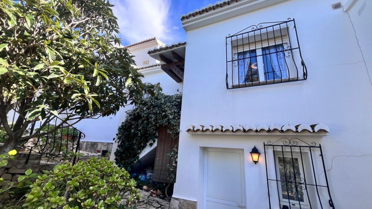 Properties for sale and rent in Spain photo 3