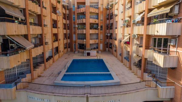Venta de piso en Piso en Calle Concordia, 50, Las Piscinas Naturales, Torrevieja, Torrevieja
thumbnail 2