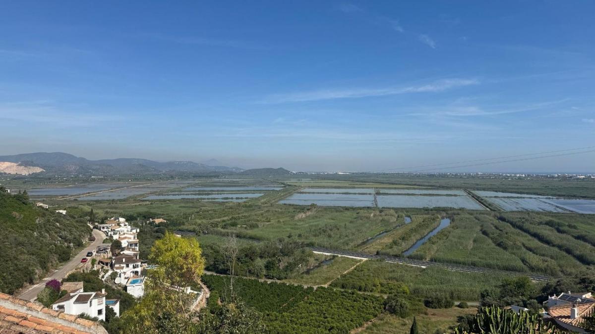 Properties for sale and rent in Spain photo 4