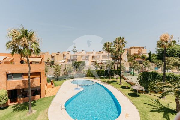 Chalet adosado en Calle de la Boga, Cabo de las Huertas, Alicante / Alacant thumbnail 1