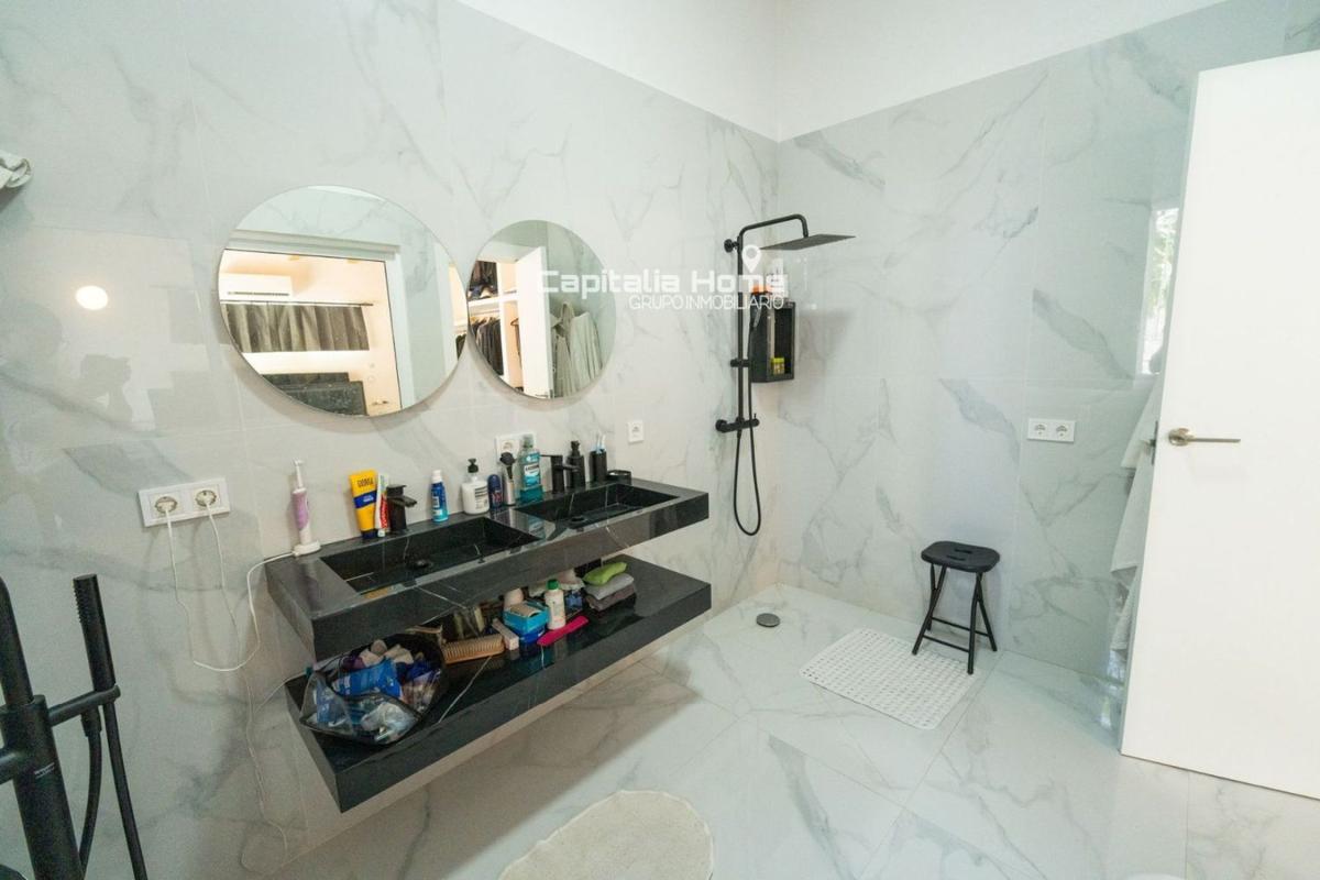 Properties for sale and rent in Spain photo 3