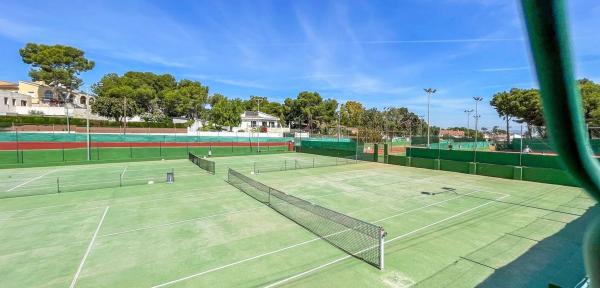 Chalet adosado en Avenida Tomas Martinez Domenech, 25, Los Balcones - Los Altos del Edén, Torrevieja thumbnail 1