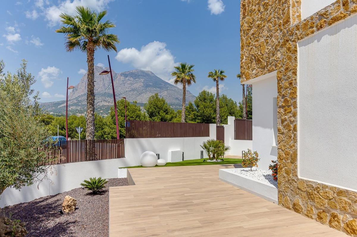 Properties for sale and rent in Spain photo 3