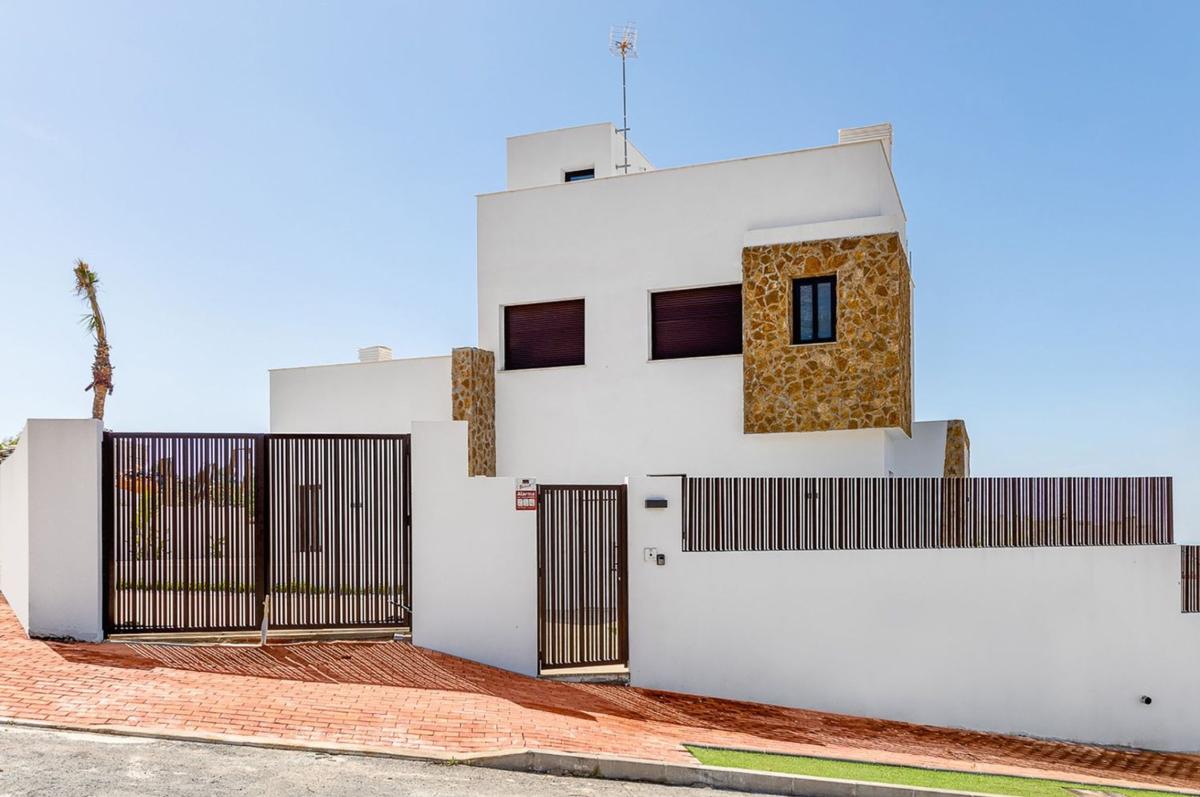 Properties for sale and rent in Spain photo 5