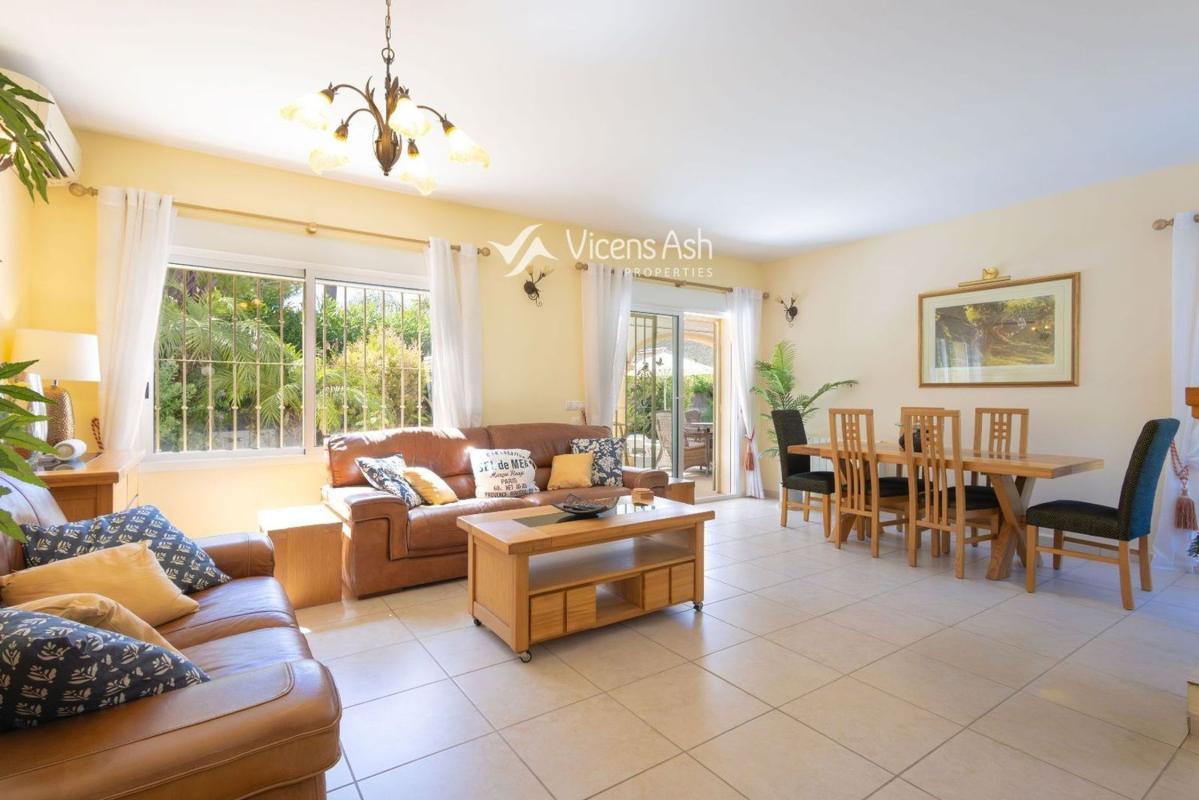 Properties for sale and rent in Spain photo 2