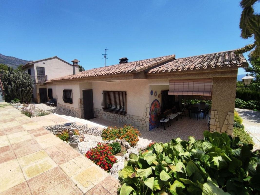 Propiedades en venta y alquiler en España photo 2