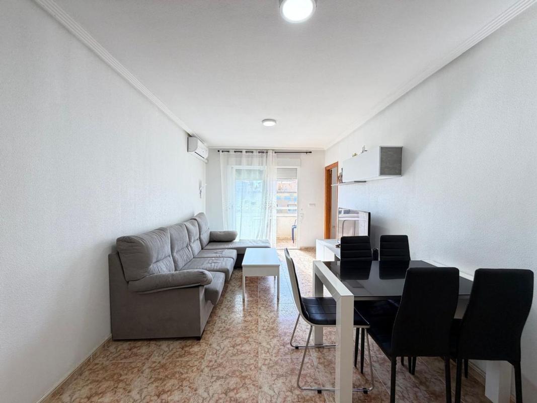 Sale of apartment in Piso en Playa del Cura, Torrevieja, Torrevieja
photo 2