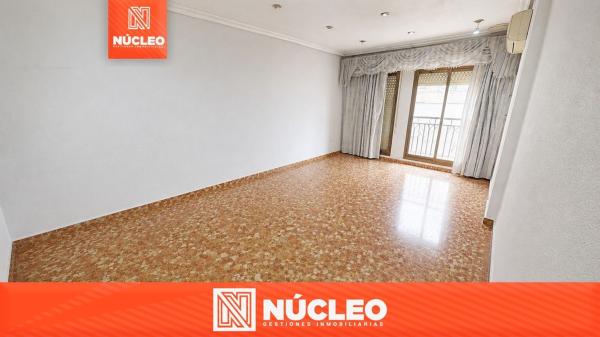 Venta de piso en Piso en Calle Vicente Blasco Ibáñez, Pont Nou-Corazón de Jesús, Elche / Elx, Elche / Elx
 photo 1