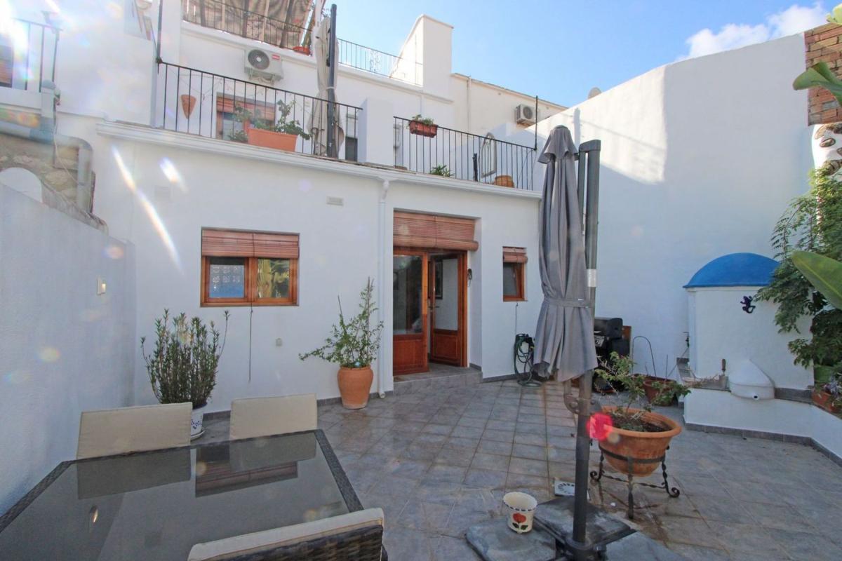 Properties for sale and rent in Spain photo 2