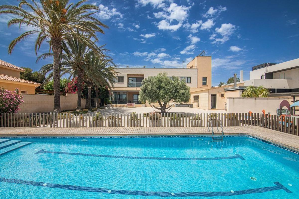 Propiedades en venta y alquiler en España photo 1