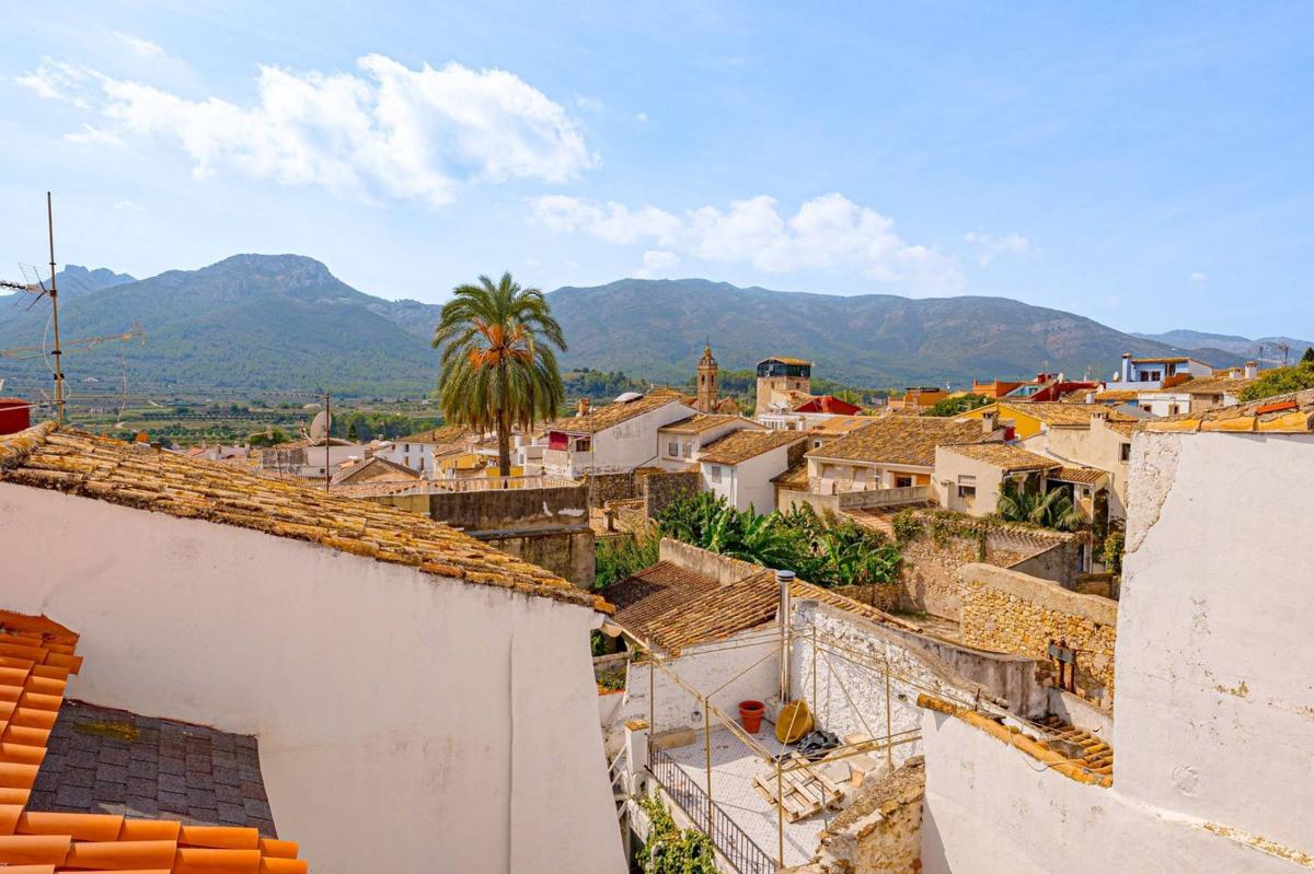 Propiedades en venta y alquiler en España photo 2