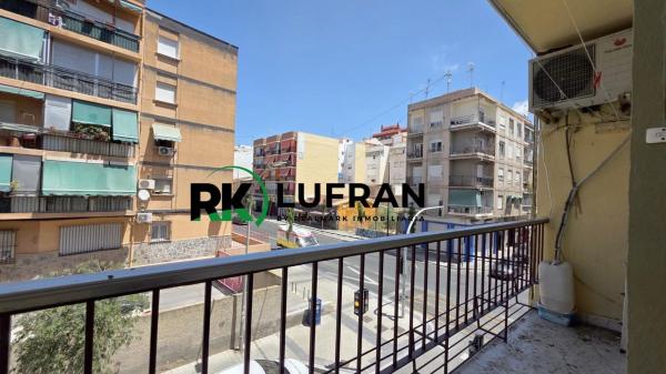 Venta de piso en Piso en Calle Aaiun, Altozano, Alicante / Alacant, Alicante / Alacant
photo 1