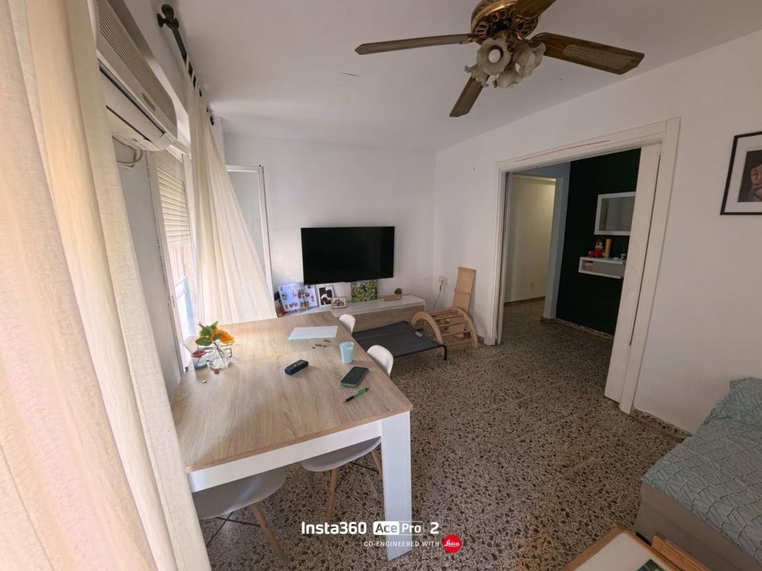 Venta de piso en Piso en Calle Jazmín, Carolinas Bajas, Alicante / Alacant, Alicante / Alacant
 photo 2