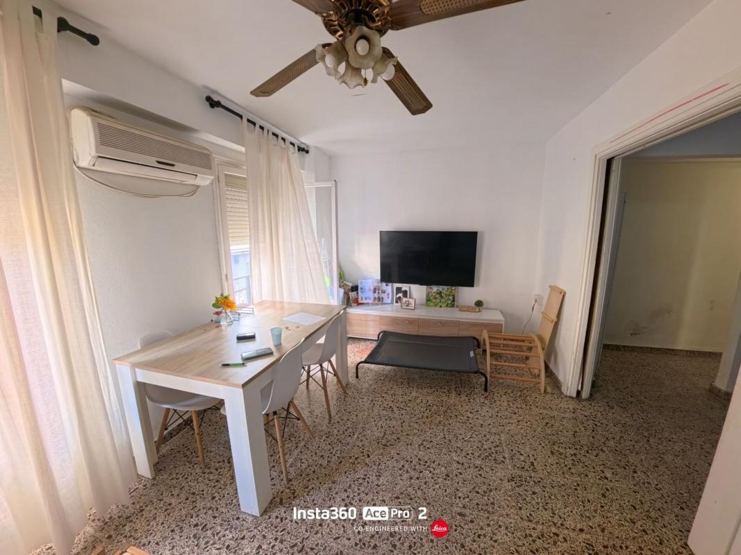 Venta de piso en Piso en Calle Jazmín, Carolinas Bajas, Alicante / Alacant, Alicante / Alacant
 photo 3