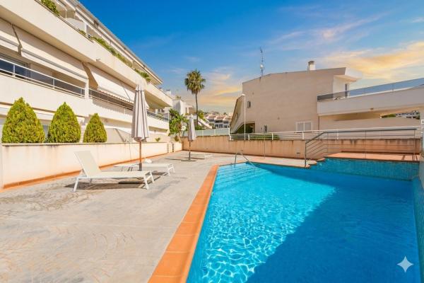 Продажа квартиры на Piso en Altea Pueblo, Altea, Алтея
photo 1