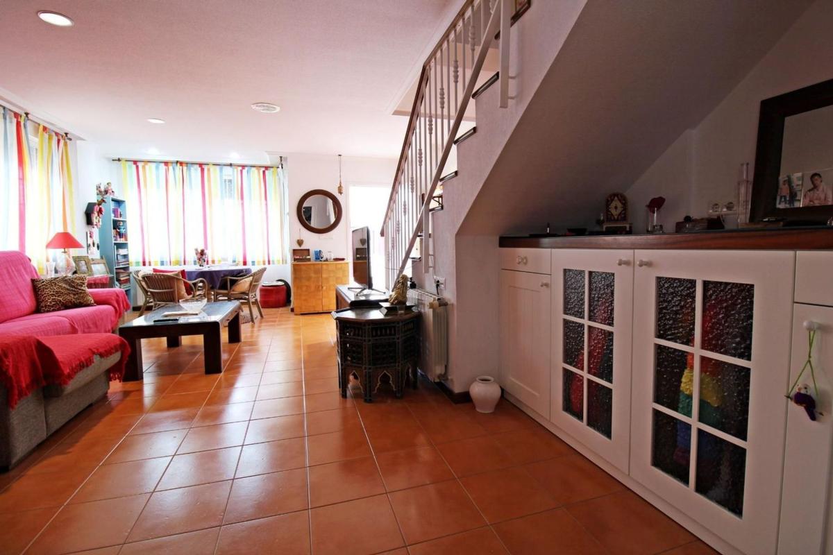 Properties for sale and rent in Spain photo 4
