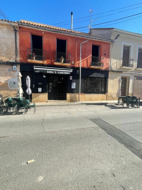 Propiedades en venta y alquiler en España photo 1