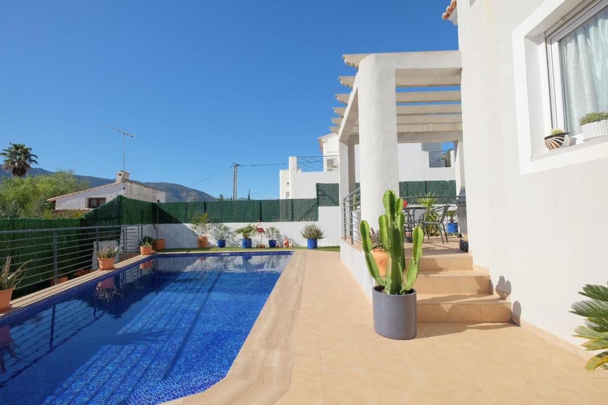 Properties for sale and rent in Spain photo 3