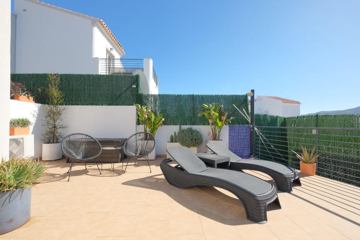 Properties for sale and rent in Spain photo 5