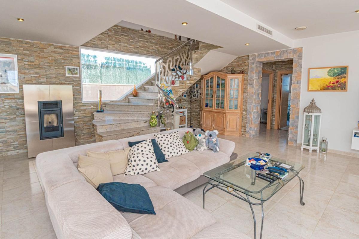 Properties for sale and rent in Spain photo 4