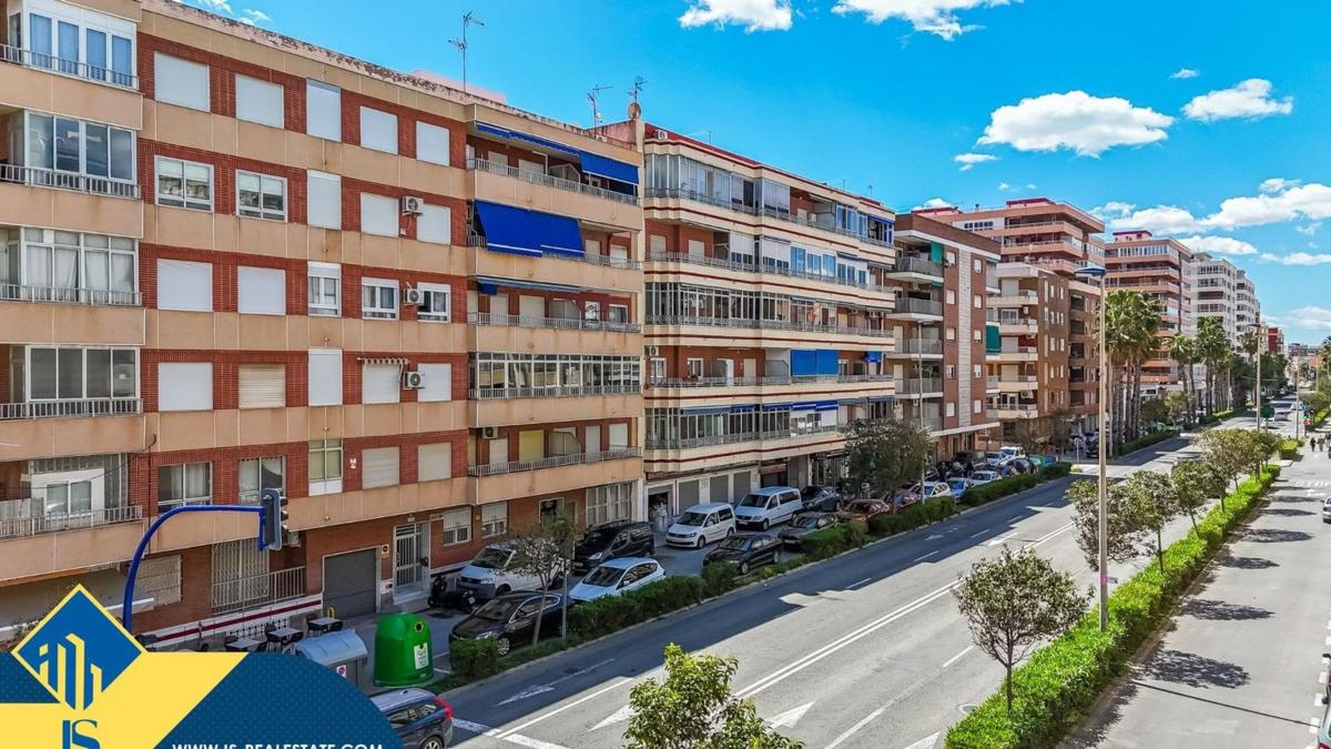 Sale of apartment in Piso en El Acequión, Torrevieja, Torrevieja
photo 2