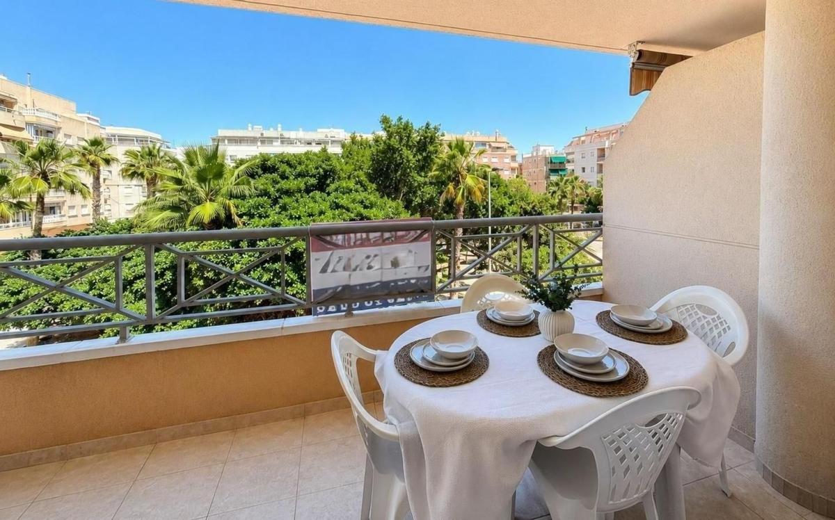 Venta de piso en Piso en Calle Capitán García Gea, Playa del Cura, Torrevieja, Torrevieja
photo 1