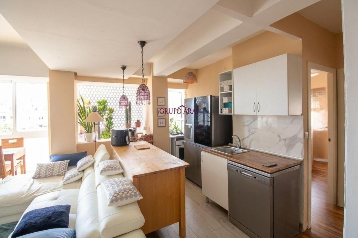 Venta de piso en Piso en Calle Turina, Plà del Bon Repòs-La Goteta, Alicante / Alacant, Alicante / Alacant
 photo 2